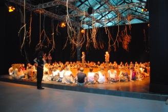 Lo spettacolo teatrale alla Lavanderia a Vapore